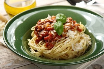 Produkty , Produkty , Aktualności kulinarne , , - Jak przygotować prawdziwe włoskie spaghetti bolognese? Radzi szef kuchni Knorr