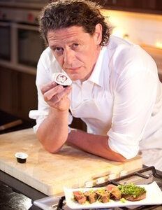 Jakie mięso wybrać – na gulasz, do zrazów i bitek? Poradnik Marco Pierre White, ambasadora Bulionetki do duszonych dań