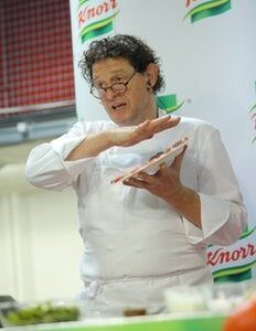 Szybko czy powoli? Poradnik Marco Pierre White, ambasadora Bulionetki do duszonych dań Knorr