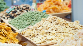 Styczniowy Jarmark Produktów Regionalnych w Wola Parku LIFESTYLE, Żywienie - Dla wielu osób noworocznym postanowieniem jest zmiana diety. Żeby ją utrzymać warto odwiedzić Jarmark Produktów Regionalnych w Wola Parku. Od 19 do 22 stycznia w Centrum będzie można zakupić pyszne, naturalne i zdrowe artykuły spożywcze.