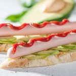 Sposób na zdrowego hot doga z parówkami z linii Natura od Nove