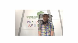 Pracowity jak pszczoła - Jakub Kozak w kuchni Cooking Challenge LIFESTYLE, Żywienie - Czy wiecie jak bardzo pszczoły są dla nas ważne? Udowodnił to Jakub Kozak, miłośnik pszczelarstwa i na ich cześć przygotował pyszne danie w Cooking Challenge.