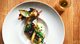 Szef kuchni z Poznania w półfinale międzynarodowego konkursu kulinarnego! LIFESTYLE, Żywienie - Łukasz Wącirz, szef kuchni restauracji Avocado w Poznaniu, znalazł się w gronie półfinalistów tegorocznej edycji S.Pellegrino Young Chef, globalnego konkursu dla młodych talentów sztuki kulinarnej, organizowanego od wielu lat przez kultową włoską markę wody S.Pellegrino.