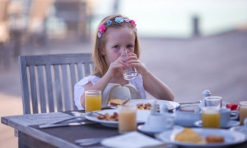 Jak chronić dzieci przed odwodnieniem?