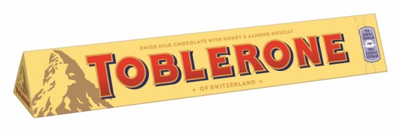 Czekolada Toblerone – idealny sposób na jesienną chandrę LIFESTYLE, Żywienie - Ujęta w formę apetycznych trójkącików czekolada Toblerone od lat kusi koneserów łakoci swą kakaowo-miodową nutą z dodatkiem nugatu, a kształtem zachęca do wspólnej degustacji.