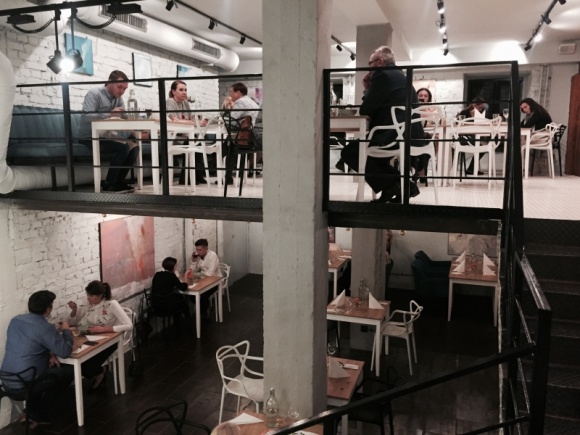„Kwestia czasu” - nowa restauracja na kulinarnej mapie Białegostoku. LIFESTYLE, Żywienie - Tu nie napijesz się herbaty z egzotyczną importowaną cytryną. Zastąpi ją pigwa od podlaskiego sadownika.