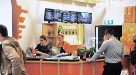 Makarun zawitał do Płocka LIFESTYLE, Żywienie - ​Franczyzowa sieć spaghetterii Makarun Spaghetti and Salad znów uległa powiększeniu. Od piątku makaronowe dania serwowane w formie „take away” czekają bowiem na swoich fanów w Płocku.