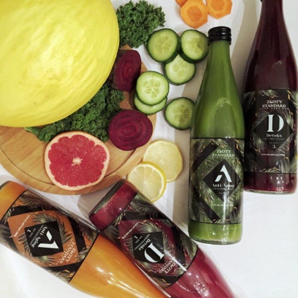 Dieta butelkowa – sposób na zdrowie przez cały rok LIFESTYLE, Żywienie - Początek roku to czas na zastanowienie się nad postanowieniami, dzięki którym zmienimy nasz dotychczasowy styl życia. Często pośród nich znajduje się przejście na dietę oraz rozpoczęcie regularnych ćwiczeń.