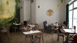 La Foresta – nowy lokal na kulinarnej mapie Białegostoku LIFESTYLE, Żywienie - La Foresta - ten zwrot przetłumaczony z włoskiego po polsku znaczy las. Właściciele nowego, osiedlowego bistro, mieszczącego się przy ulicy Sybiraków w Białymstoku, nie przypadkowo nazwali je właśnie w ten sposób.