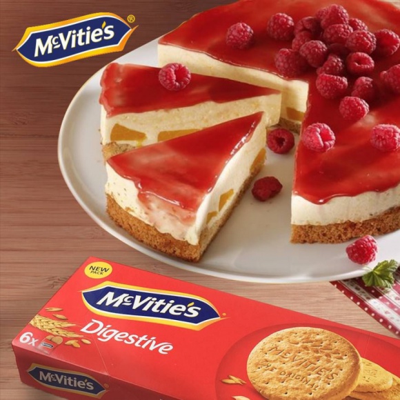 Brzoskwiniowy tort Melba od McVitie’s na wiosenne przyjęcie