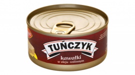Tuńczyk, jako składnik wiosennej sałatki LIFESTYLE, Żywienie - Tuńczyk to ryba bogata w składniki odżywcze i chętnie wykorzystywana do makaronów, zapiekanek czy sałatek. Wystarczy dodać kilka warzyw i danie gotowe! Jest to ważne zwłaszcza teraz, kiedy przy pięknej pogodzie mamy ochotę na lekkie i szybkie dania.