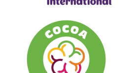 Milka dołącza do programu zrównoważonej uprawy kakao Cocoa Life LIFESTYLE, Żywienie - W Polsce, logotypy programu Cocoa Life pojawią się na opakowaniach tabliczek czekolady Milka już w sierpniu 2018 r., a kolejne produkty z portfolio marki w Europie zostaną objęte programem w późniejszym terminie.