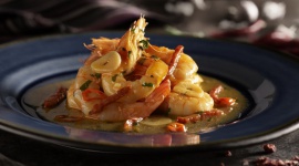 WYŻSZA KULTURA SMAKU, CZYLI O SZTUCE DOBORU WIN DO POTRAW LIFESTYLE, Żywienie - Niezależnie od tego, czy idziemy do ekskluzywnej restauracji na wykwintną kolację, na lunch biznesowy, czy też urządzamy spotkanie ze znajomymi w domu, warto wiedzieć, jak łączyć wina z wybranymi potrawami.