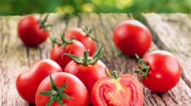 Eko to jest to! LIFESTYLE, Żywienie - Czy każda marchewka kupiona na bazarku jest eko? Jak odróżnić żywność ekologiczną od tej produkowanej metodami konwencjonalnymi? Co daje znaczek eko? Na te i inne pytania odpowiadają twórcy rozpoczynającej się kampanii Jemy eko prowadzonej przez Polską Izbę Żywności Ekologicznej.