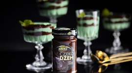 Miętowa panna cotta z czekodżemem Łowicz LIFESTYLE, Żywienie - Panna cotta, jeden z najsłynniejszych włoskich deserów - tym razem w formie orzeźwiającej mięty z dodatkiem czekodżemu Łowicz