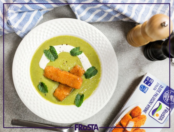 Sposób FRoSTY na… krem z groszku z twistem! LIFESTYLE, Żywienie - Krem z groszku w nowej odsłonie? Zaskocz domowników niespotykanym połączeniem i zamiast grzanki zaserwuj im… chrupiące paluszki rybne!