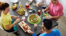 Białko w diecie wegetariańskiej LIFESTYLE, Żywienie - Mięso uważane jest powszechnie za podstawowe źródło białka w diecie człowieka. Czy rzeczywiście tak jest? Skąd jeszcze można czerpać białko?