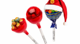 Zostań słodkim Mikołajem LIFESTYLE, Żywienie - Z każdym dniem zbliżają się Mikołajki, a to oznacza jedno – okazję do dzielenia się drobnymi podarunkami z najbliższymi. 6 grudnia w szczególności nie można zapomnieć o dzieciach. A co nasi milusińscy lubią najbardziej? Oczywiście, że słodycze.