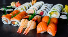 Sylwesterowe i karnawałowe szaleństwo z Koku Sushi w Łodzi LIFESTYLE, Żywienie - Były święta i były pierogi, smażony karp, pieczone karkówki i schaby, ciasta przekładane kremem i makiem, a przed nami jeszcze Sylwester…