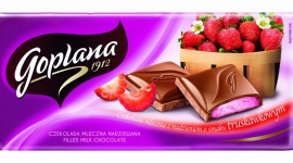 Truskawka i karmel - dwie nowe tabliczki od Goplany LIFESTYLE, Żywienie - Goplana rozbudowuje portfolio czekolad o dwa nowe smaki. Do oferty marki trafiły tabliczki mlecznej czekolady z nadzieniami w ulubionych przez konsumentów smakach - truskawkowym i karmelowym. To konsekwentne dopełnienie asortymentu o najbardziej popularne w tym segmencie pozycje.