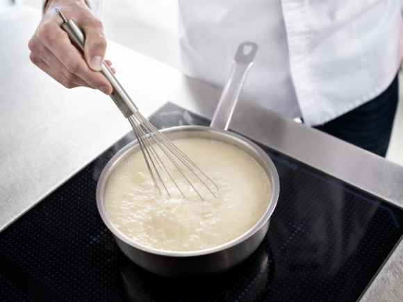 Doskonały sos szampański z Debic Culinaire Original LIFESTYLE, Żywienie - Sos szampański dodany do potrawy to prawdziwa uczta dla kubków smakowych.