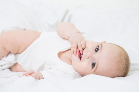 Poznaj formułę nowej generacji, która wspiera układ odpornościowy dziecka LIFESTYLE, Żywienie - Dzięki najnowszym odkryciom naukowców NUTRICIA w badaniach nad składem mleka matki powstała udoskonalona, opatentowana formuła nowej generacji dla wsparcia układu odpornościowego – Bebilon 2 z Pronutra – ADVANCE. Bebilon 2 to nr 1 rekomendowany przez pediatrów.