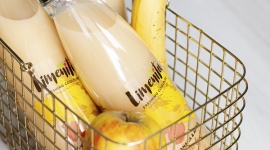 Sposób na upał – odżywcze soki z lodówki LIFESTYLE, Żywienie - Kiedy temperatura za oknem rośnie, wraz z nią wzrasta tempo utraty płynów i mikroelementów z naszych organizmów. Warto wtedy sięgnąć po produkty, które nie tylko ugaszą nasze pragnienie, ale i sprawią że poczujemy się lepiej.