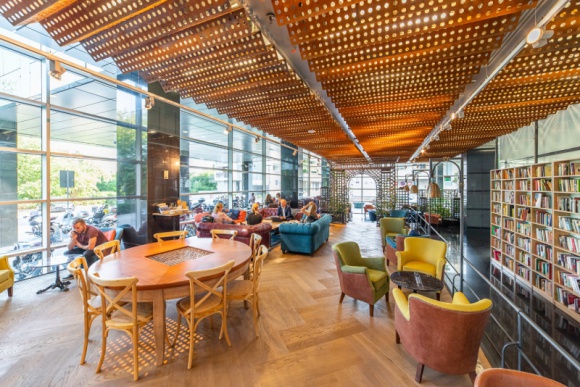 Nowa kawiarnia Green Caffè Nero w warszawskiej centrali Banku Millennium