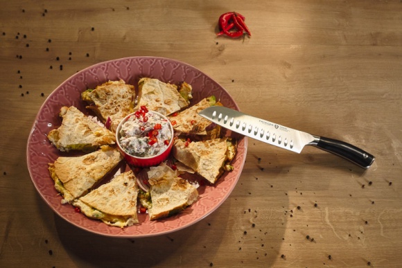 Śniadanie do szkoły, lunch do pracy? Proste menu dla całej rodziny LIFESTYLE, Żywienie - Dzieci wróciły do szkoły, a w ich śniadaniówkach wieje nudą? Chętnie urozmaicisz swój lunch bez czasochłonnego gotowania? Poznaj nasze propozycje prostych, ciekawych posiłków, które zadowolą całą rodzinę. Jedzenie zabierane z domu może być różnorodne i oryginalne!