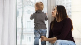 Nie mogę karmić swoim pokarmem, co dalej? LIFESTYLE, Żywienie - Co zrobić, jeśli kobieta nie może lub nie chce karmić piersią? Jak wtedy zadbać o prawidłową dietę niemowlęcia? Jaką wybrać alternatywę dla mleka matki?