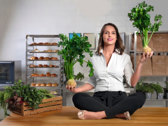 Święta od kuchni – jedz z głową! LIFESTYLE, Żywienie - Podczas przygotowań do Bożego Narodzenia, planujemy zakup prezentów, domowe dekoracje oraz potrawy, jakie przyrządzimy na spotkanie z bliskimi.