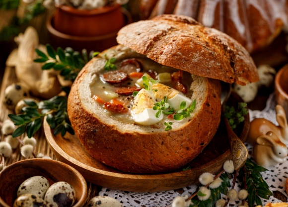 Wielkanocne must have – apetyczny żurek w chlebie od Appetity