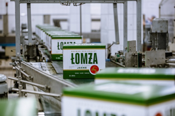 VAN PUR PRODUCENT ŁOMŻA POMAGA MAŁYM BROWAROM I GASTRONOMII LIFESTYLE, Żywienie - Van Pur S.A. producent marek takich jak Łomża, Karpackie czy Cortes w odpowiedzi na konsekwencje pandemii pomaga mniejszym browarom i gastronomii, a także przekazał środki do dezynfekcji do placówek pomocy społecznej. Na tym działania się nie kończą.