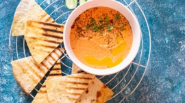 Hummus paprykowy z zielonymi oliwkami OLE!