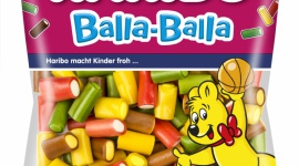 Owocaśne wakacje z HARIBO! LIFESTYLE, Żywienie - Marka HARIBO wprowadza na rynek letnie odsłony swoich bestsellerów. Na półkach pojawiły się limitowane Złote Misie HARIBO, owocowe żelki Balla-Balla i Kugelbunt oraz kwaśne HARIBO Balla Stixx Rainbow.