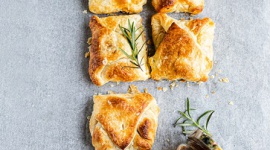 Sakiewki z kurczaka z pieczarkami, Suszonymi pomidorami i kaparami OLE!
