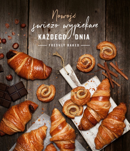 Starbucks rozszerza ofertę o świeżo wypiekane croissanty i cynamonki