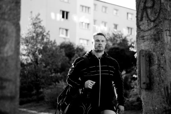 Życie “na wynos”. Czy usługi z dowozem to przyszłość sektora? LIFESTYLE, Żywienie - Obostrzenia sanitarne wystawiły na ciężką próbę cały sektor gastronomiczny. Nakaz zamknięcia lokali dla gości i możliwość pracy wyłącznie na “wynosach” przekreślił szanse tysięcy restauracji. Czy pandemia koronawirusa oznacza koniec branży w tradycyjnym wydaniu?