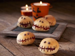 mleczne_buleczki-halloween_thermomix Halloween – propozycje na szybkie i smaczne finger food